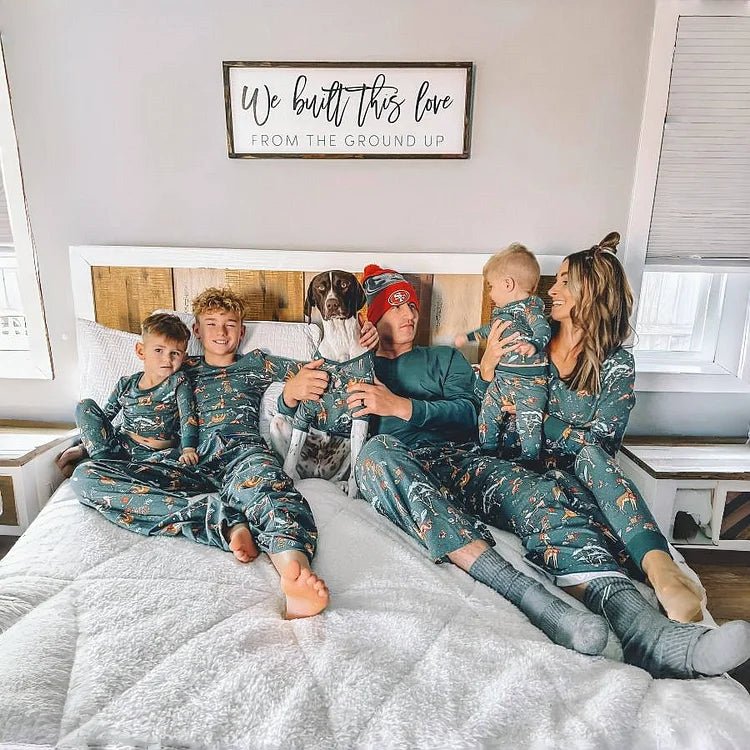 Christmas Pajamas Set for Family/Couples/Kids 2026 New Year's Costumes Allover Print Full Sleeve O Neck Sleepwear 2 Pieces Suit
