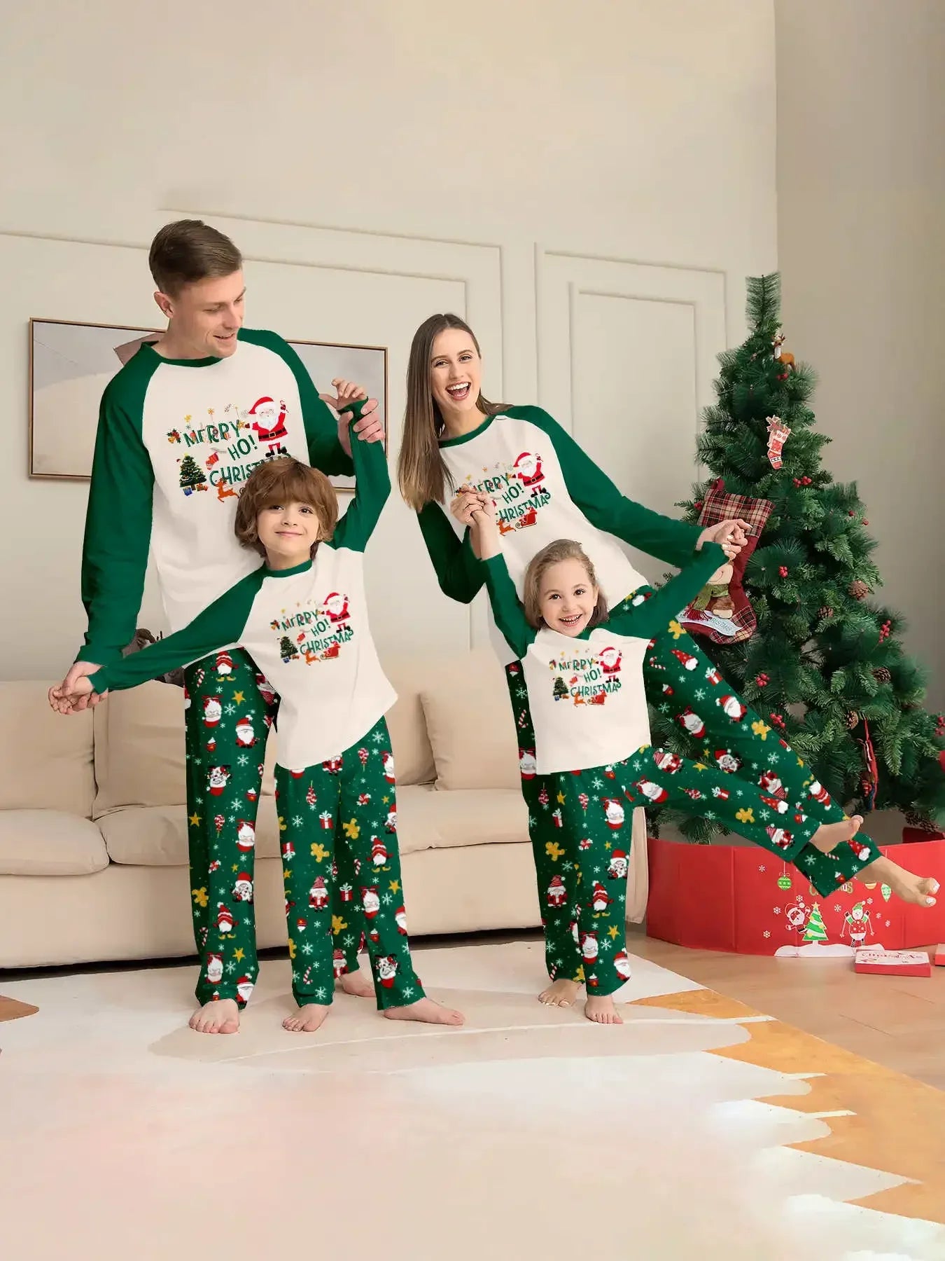 Merry Christmas Family Matching Outfits Green Pattern Mom Dad Kids Pajamas Set Soft Loose 2 Pieces Home Suit Xmas Look Sleepwear